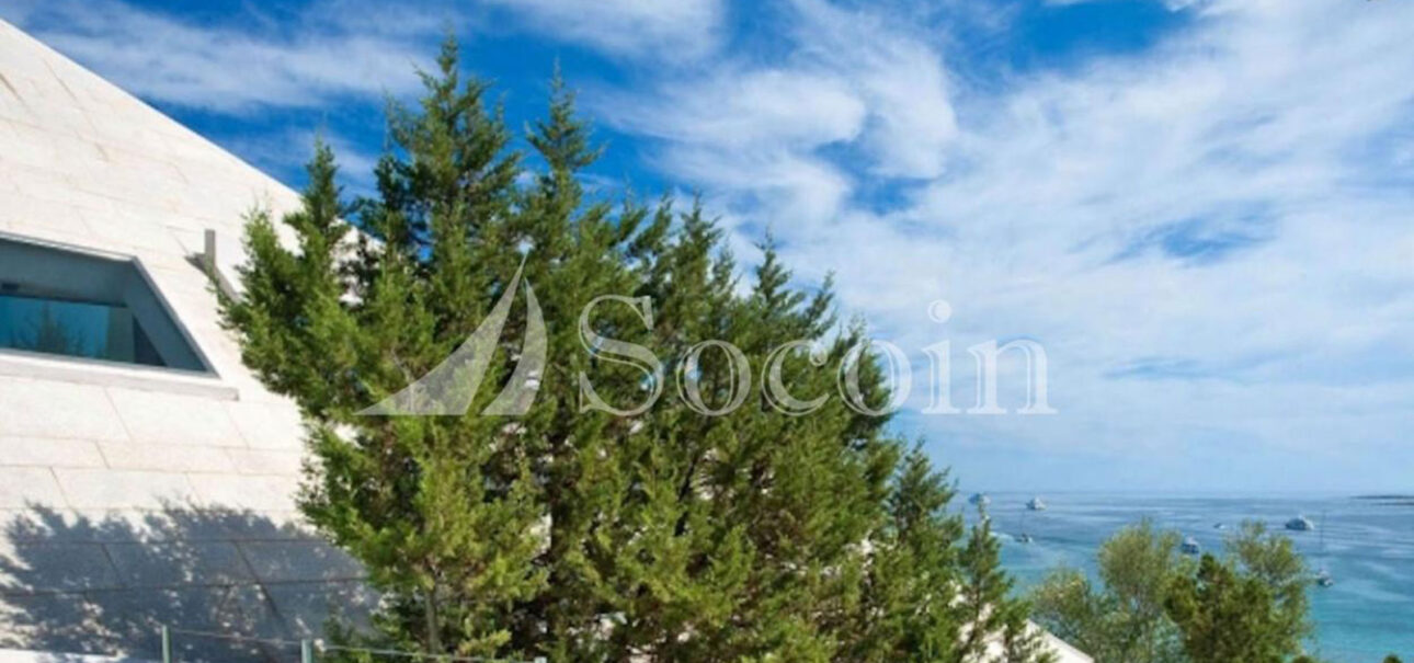 Villa con vista sulla spiaggia di Marinella