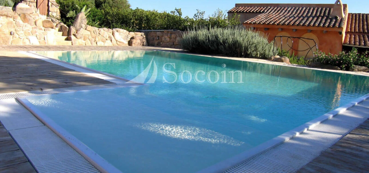 Villa bifamiliare in vendita a Porto Rotondo con piscina vista mare
